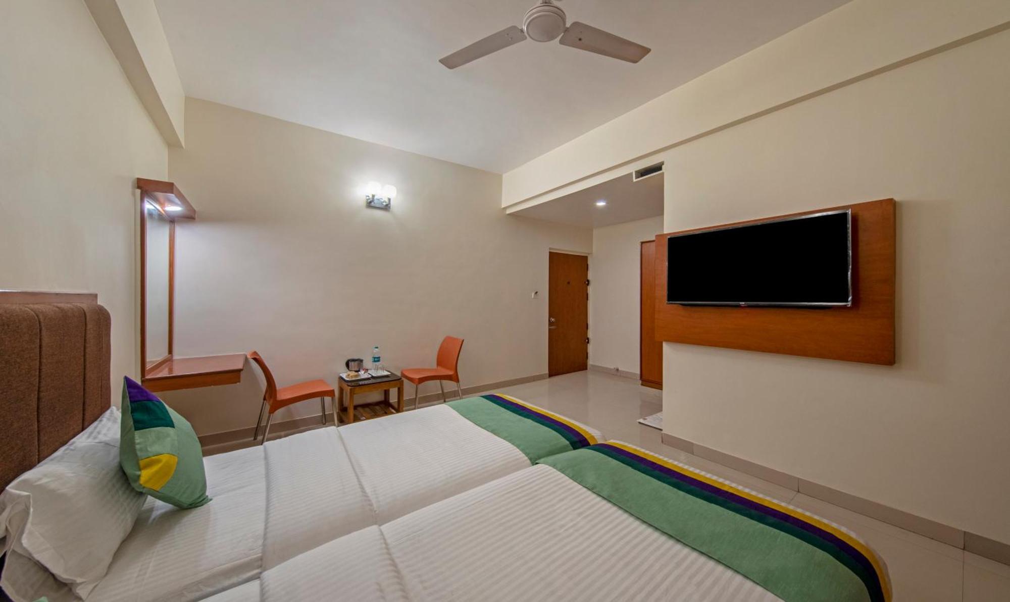 แฟ็บโฮเต็ล แซม เรซิเดนซี Hotel โคอิมบาทอร์ ภายนอก รูปภาพ