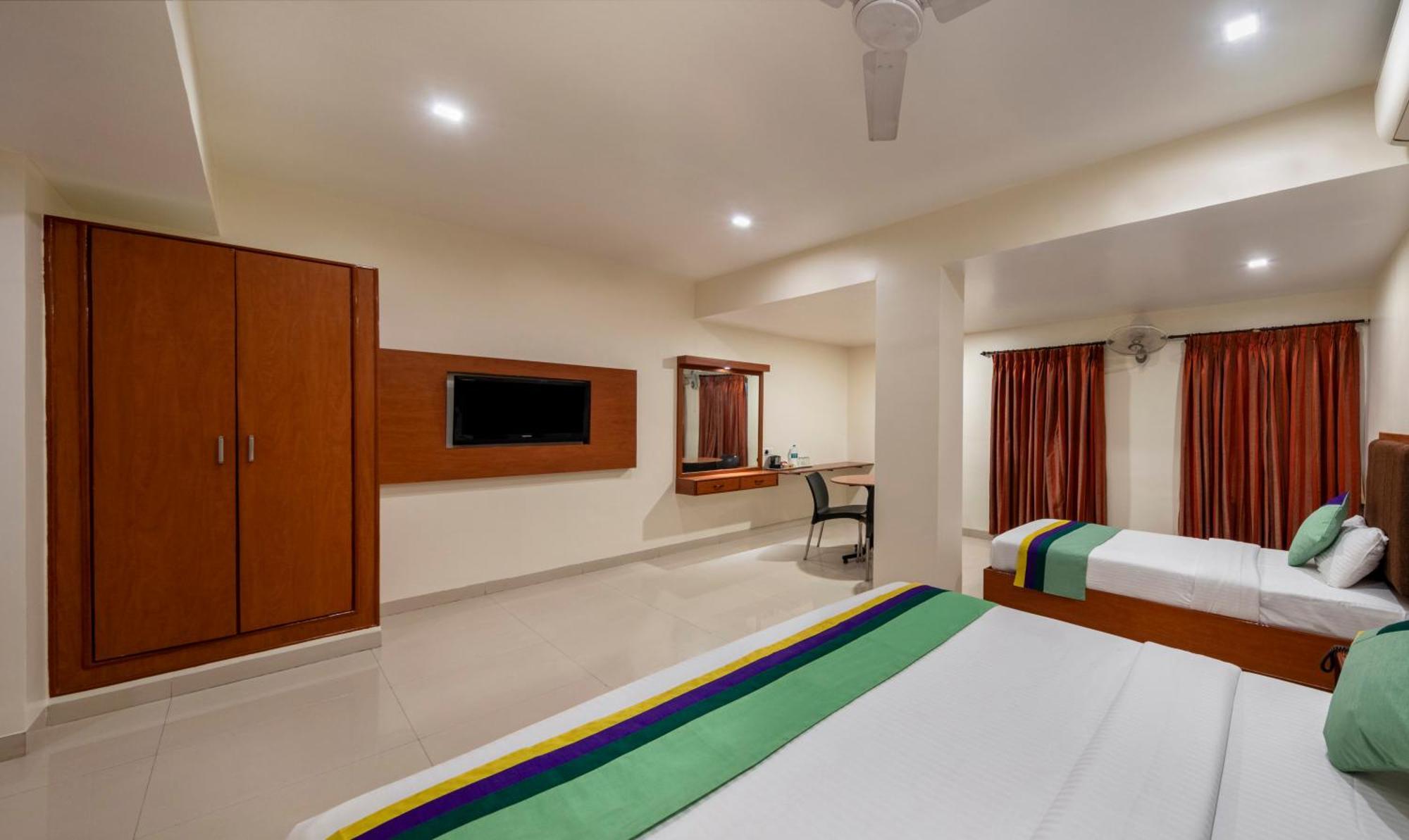แฟ็บโฮเต็ล แซม เรซิเดนซี Hotel โคอิมบาทอร์ ภายนอก รูปภาพ